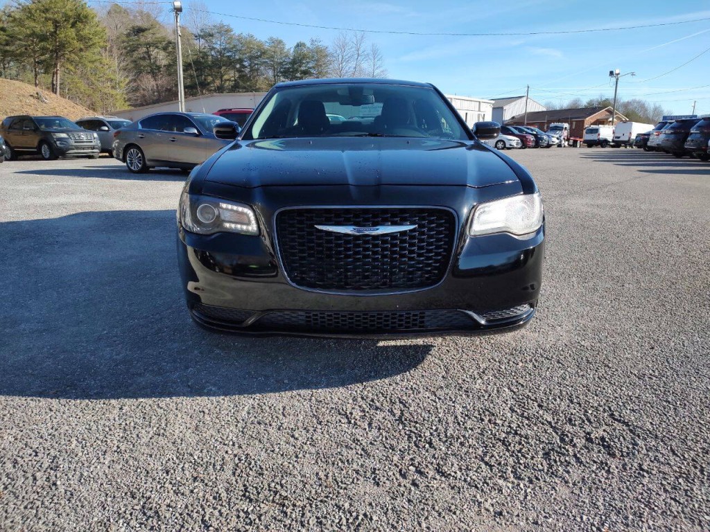 2020 Chrysler 300 Image 3