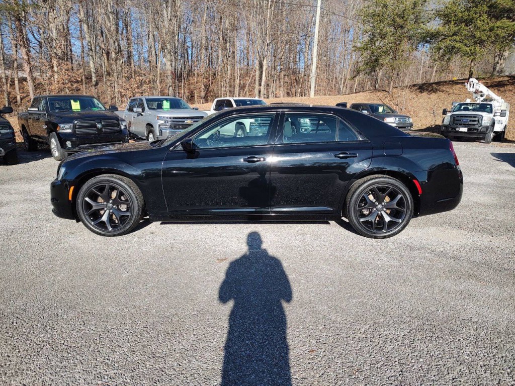 2020 Chrysler 300 Image 7