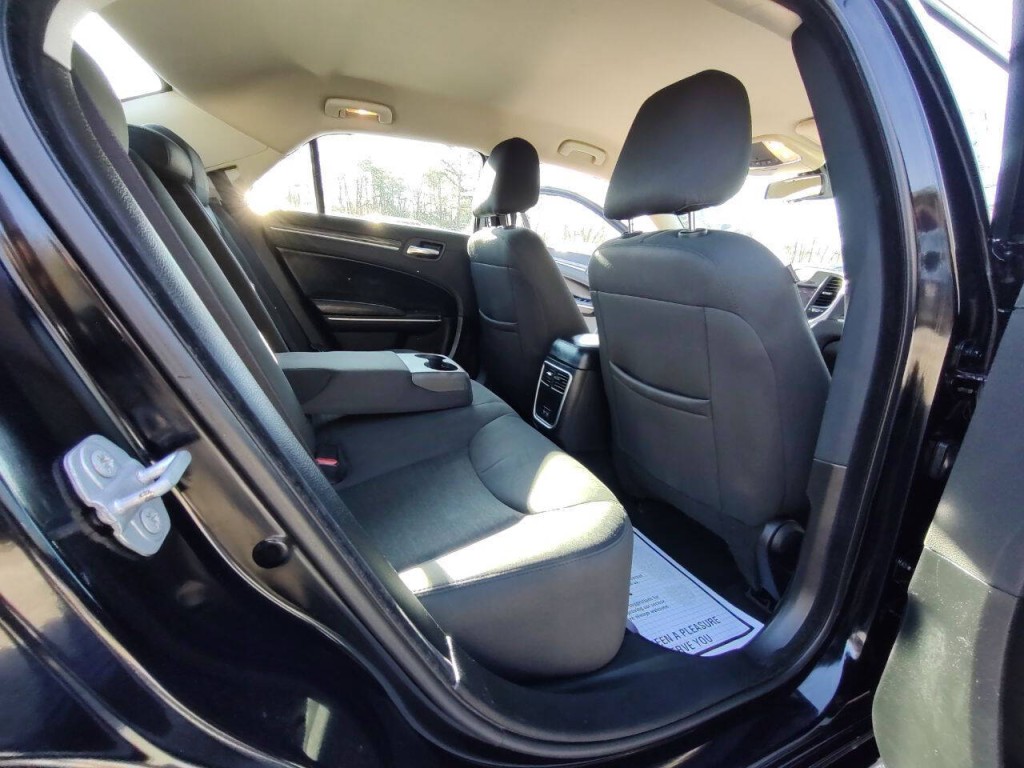 2020 Chrysler 300 Image 15