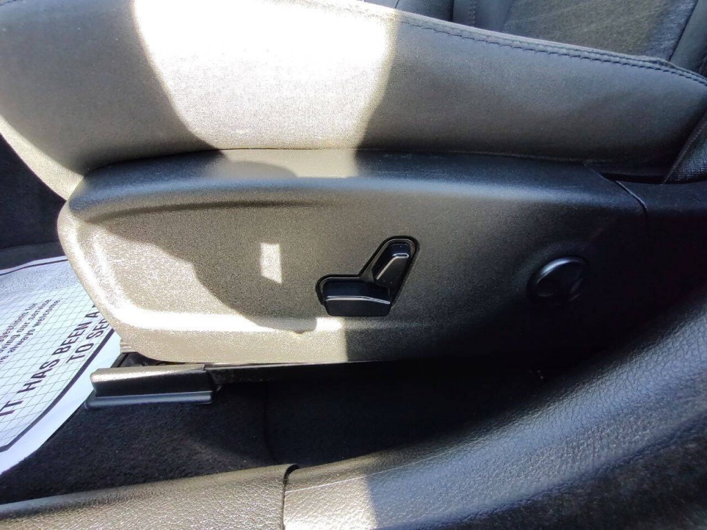 2020 Chrysler 300 Image 18