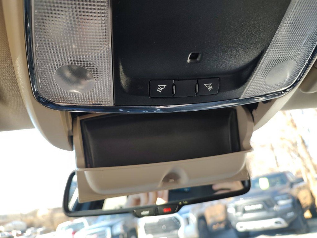 2020 Chrysler 300 Image 26