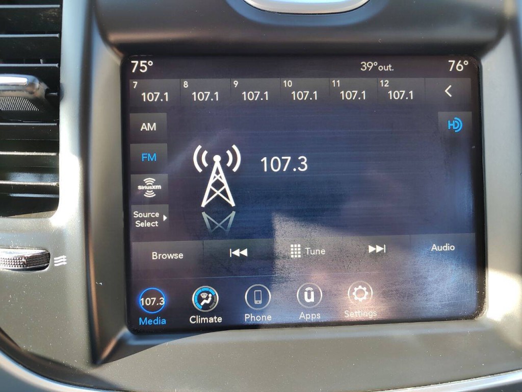 2020 Chrysler 300 Image 30