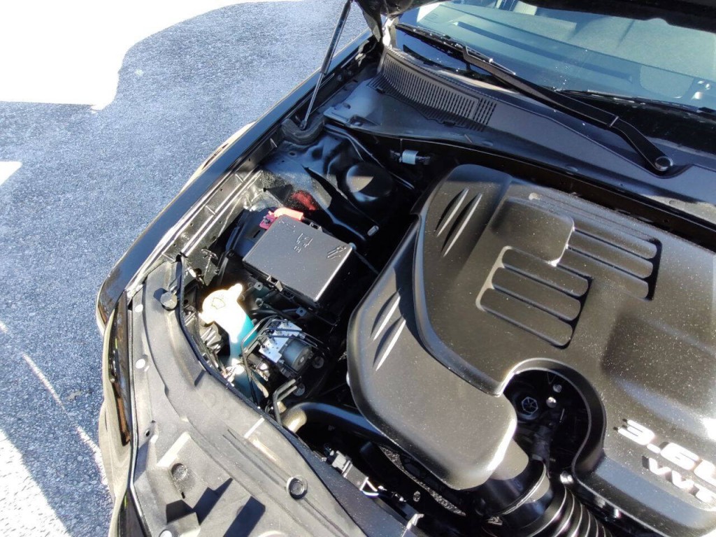 2020 Chrysler 300 Image 37