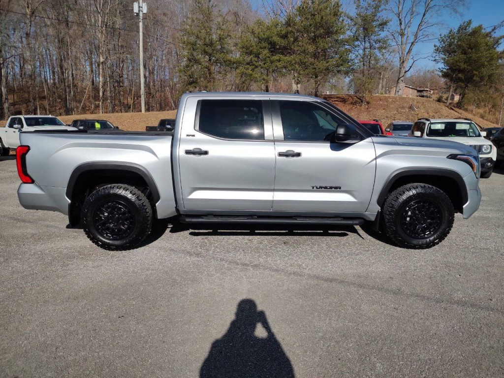 2024 Toyota Tundra Image 8