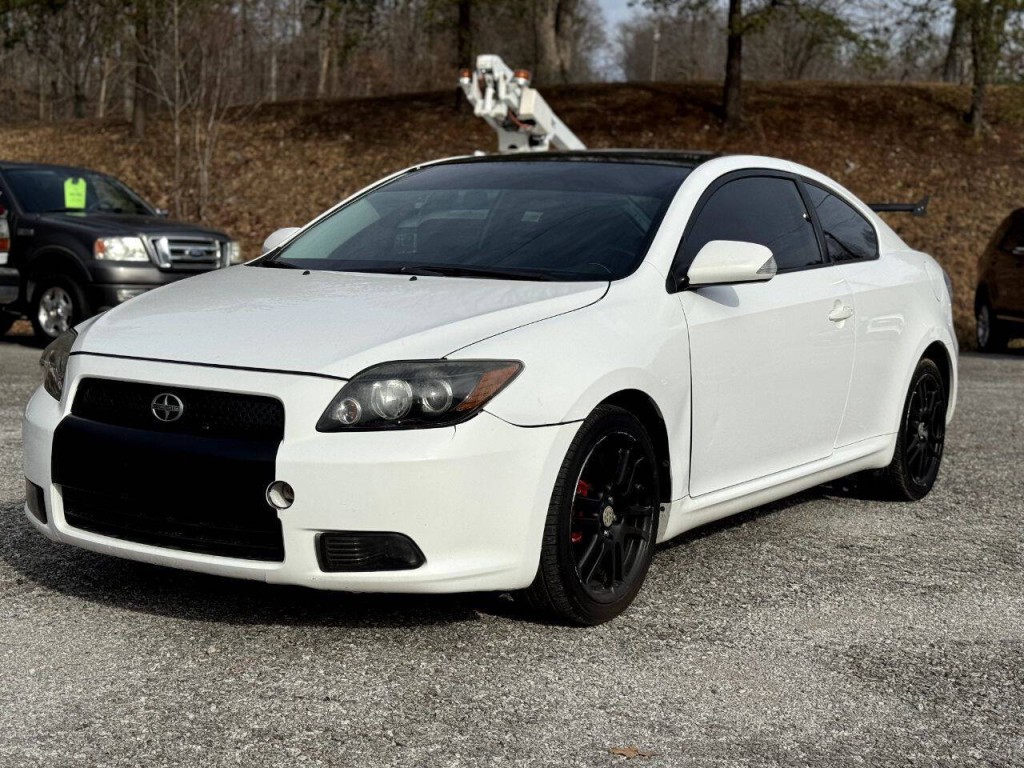 2010 Scion tC Image 2