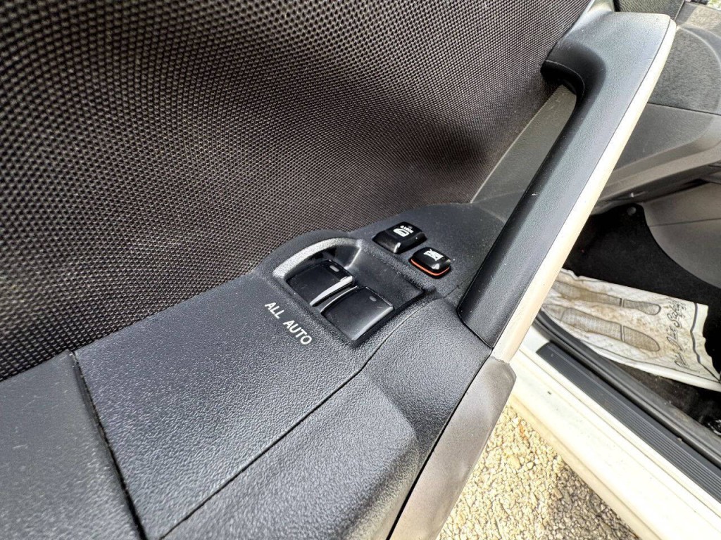 2010 Scion tC Image 12