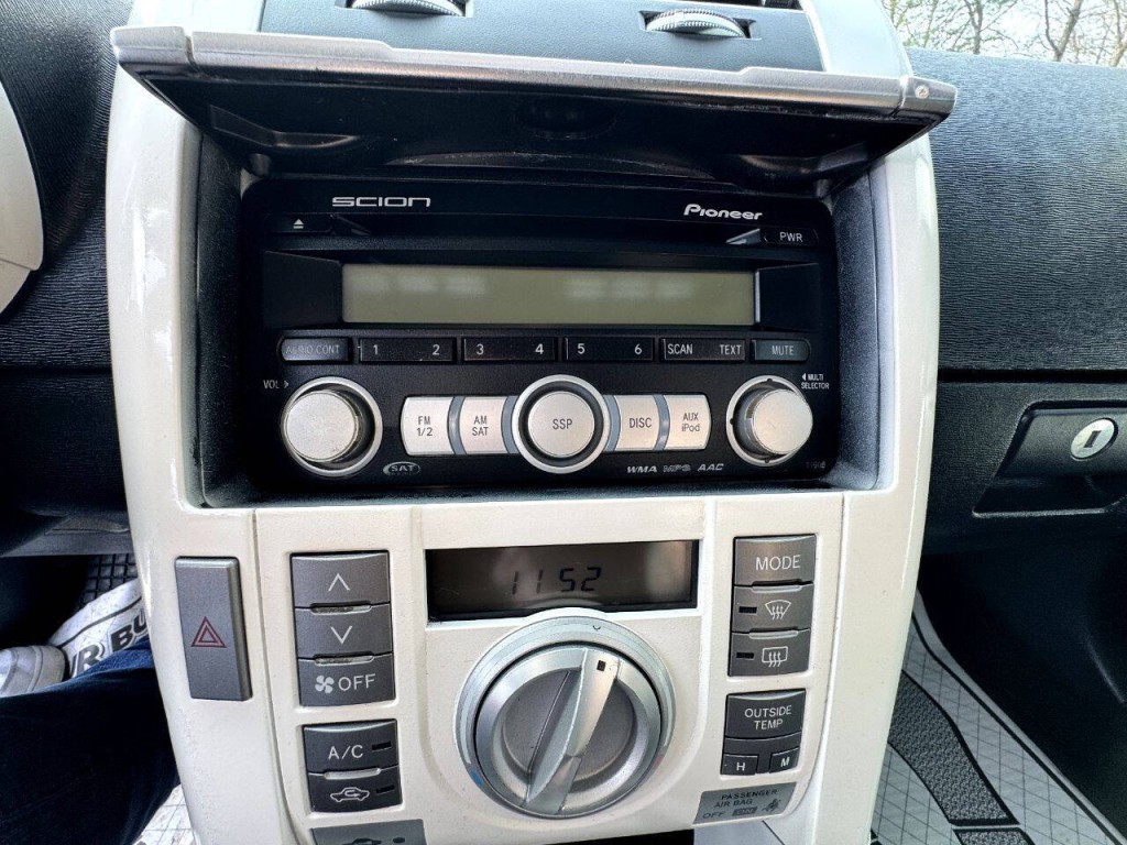 2010 Scion tC Image 14