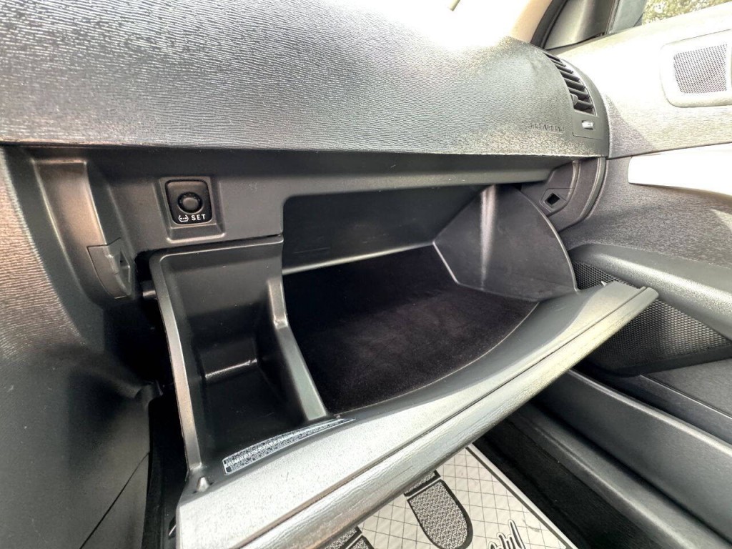 2010 Scion tC Image 26