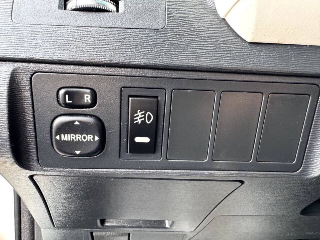 2010 Scion tC Image 30