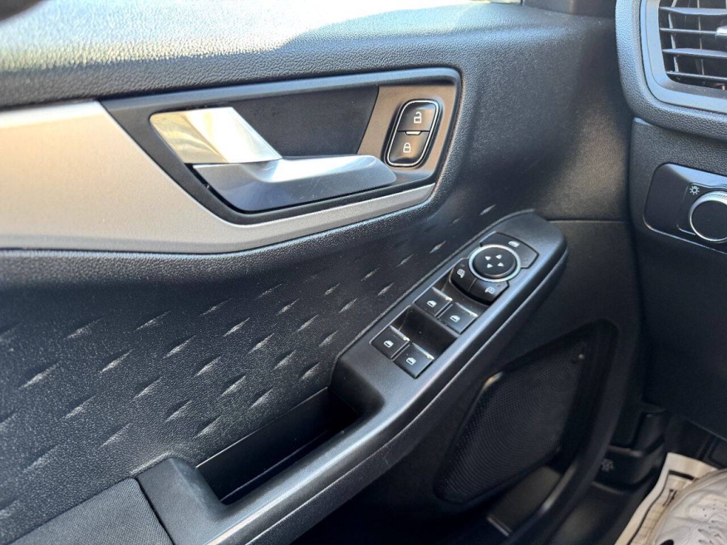 2020 Ford Escape Image 24