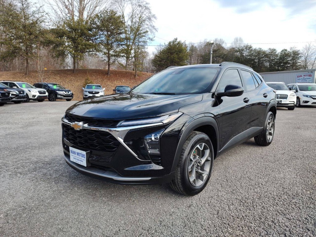 2025 Chevrolet Trax Image 2