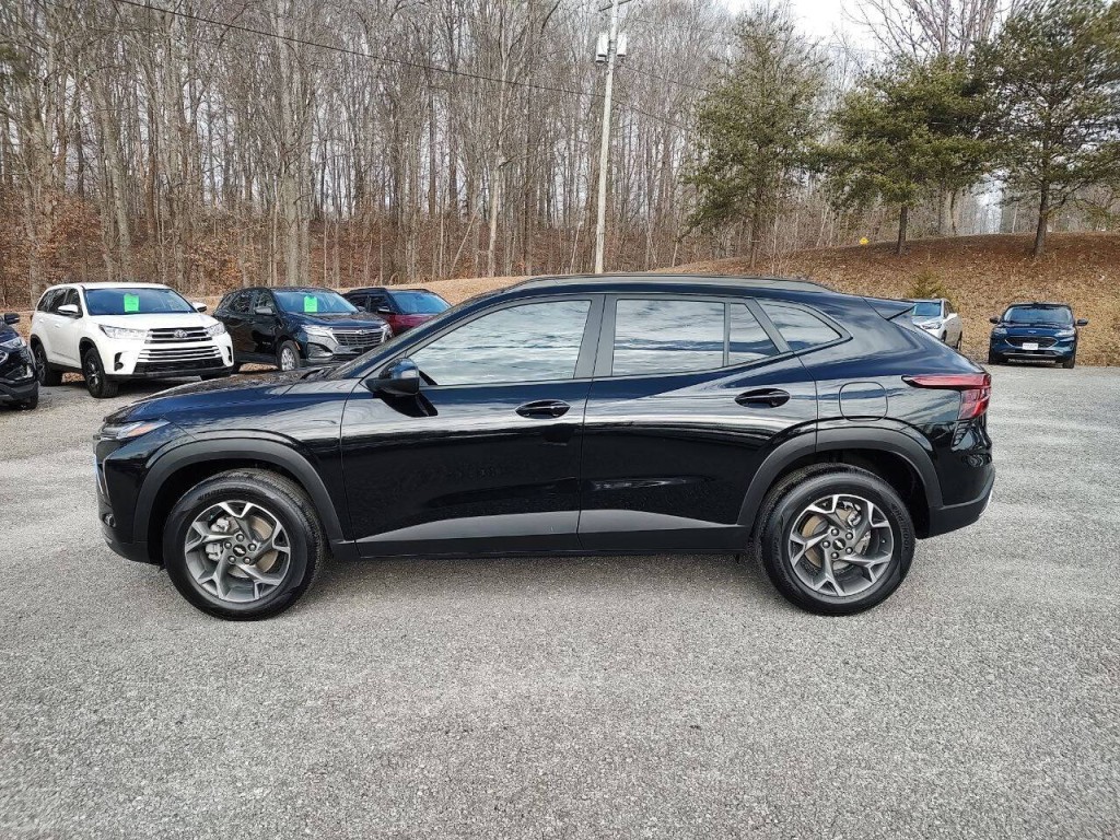 2025 Chevrolet Trax Image 8