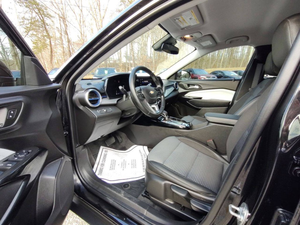 2025 Chevrolet Trax Image 17