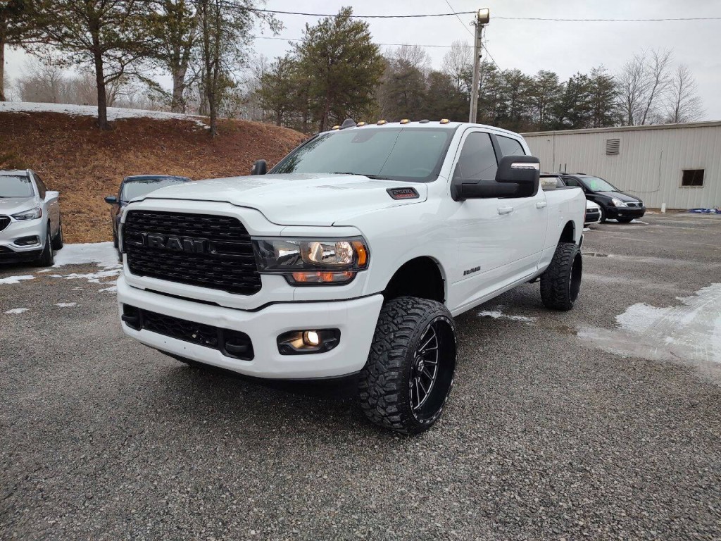 2024 RAM 2500 Image 2