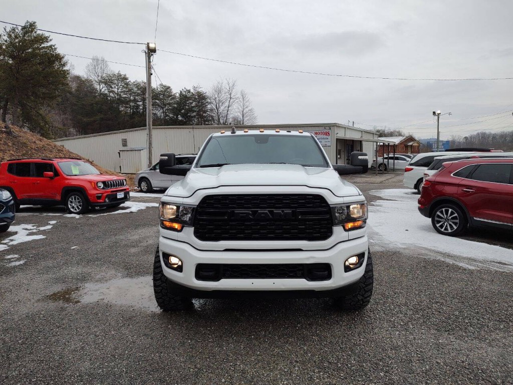 2024 RAM 2500 Image 3