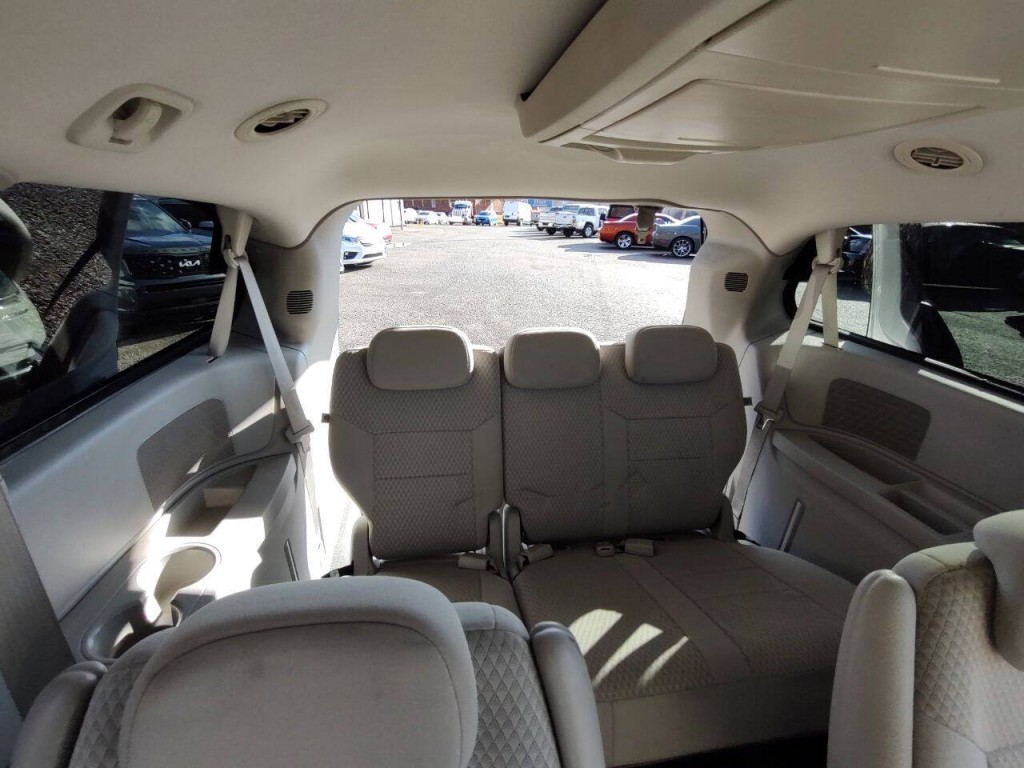 2008 Chrysler Town & Country Image 15