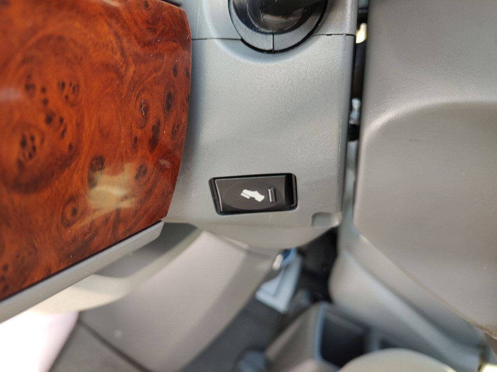 2008 Chrysler Town & Country Image 21