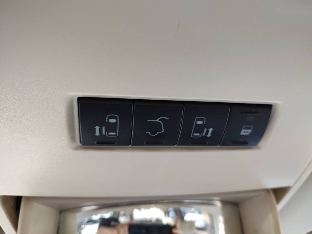 2008 Chrysler Town & Country Image 27