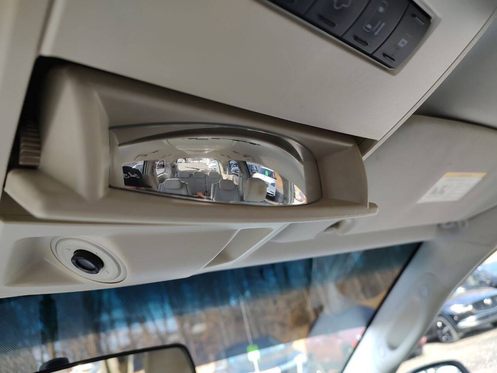2008 Chrysler Town & Country Image 28