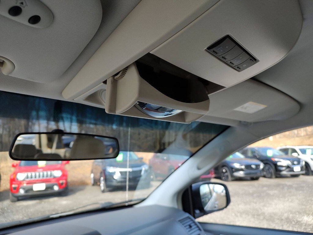 2008 Chrysler Town & Country Image 29