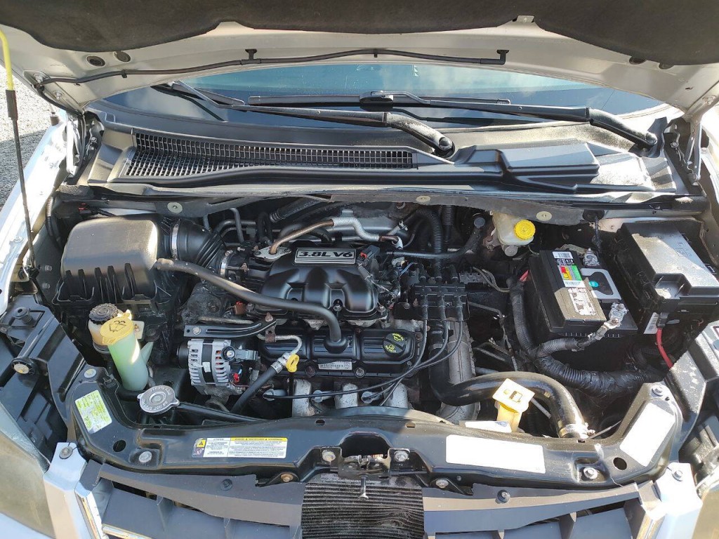 2008 Chrysler Town & Country Image 41