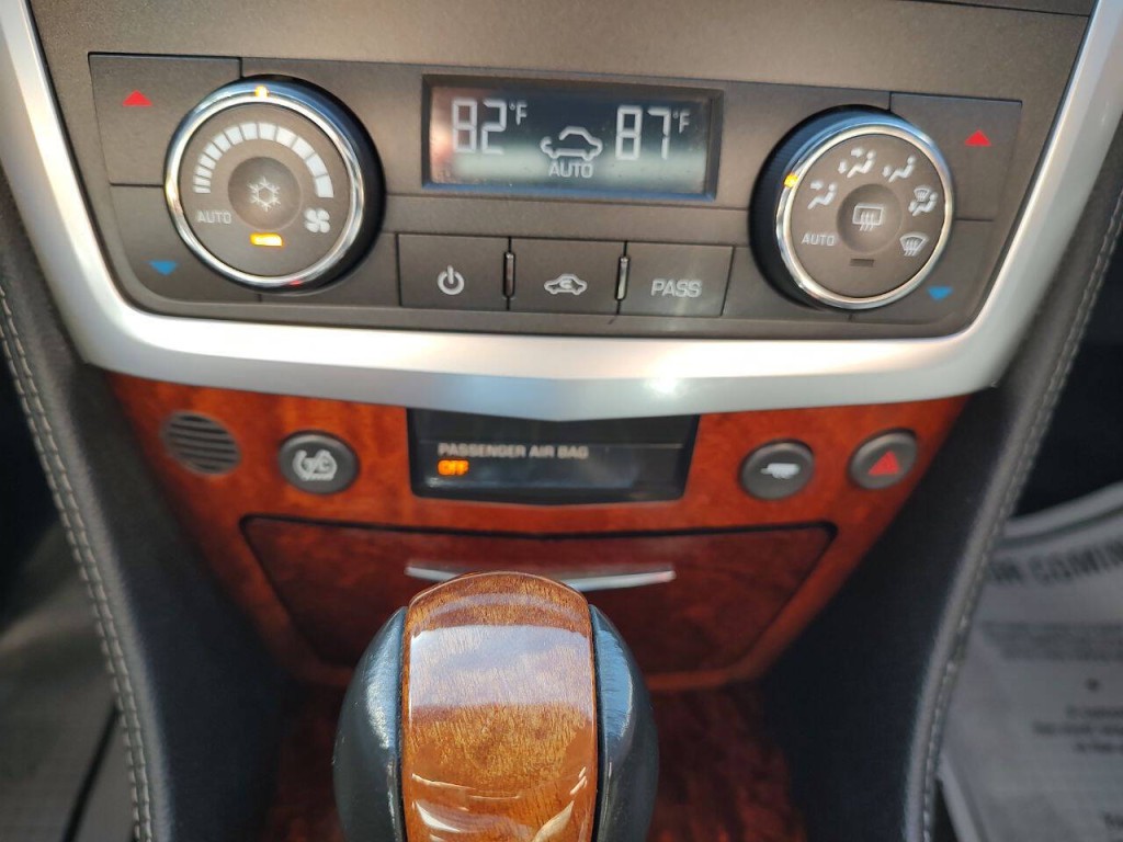 2008 Cadillac SRX Image 16