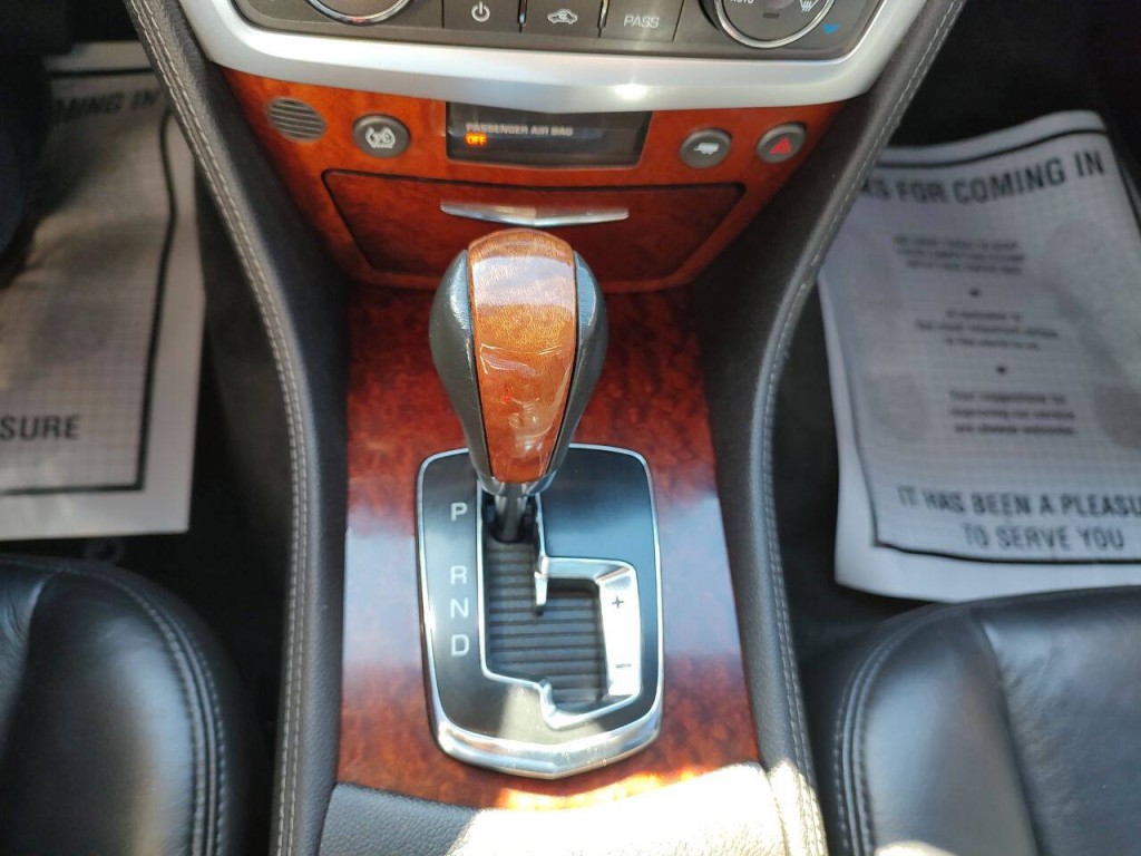 2008 Cadillac SRX Image 17