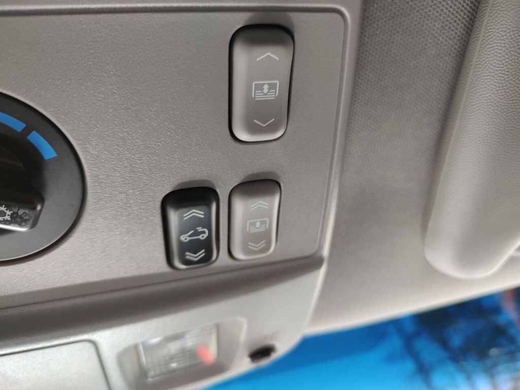 2008 Cadillac SRX Image 24