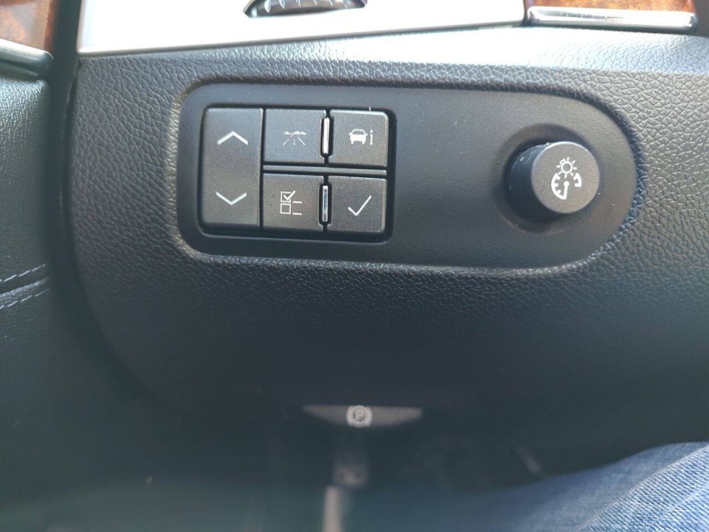 2008 Cadillac SRX Image 28