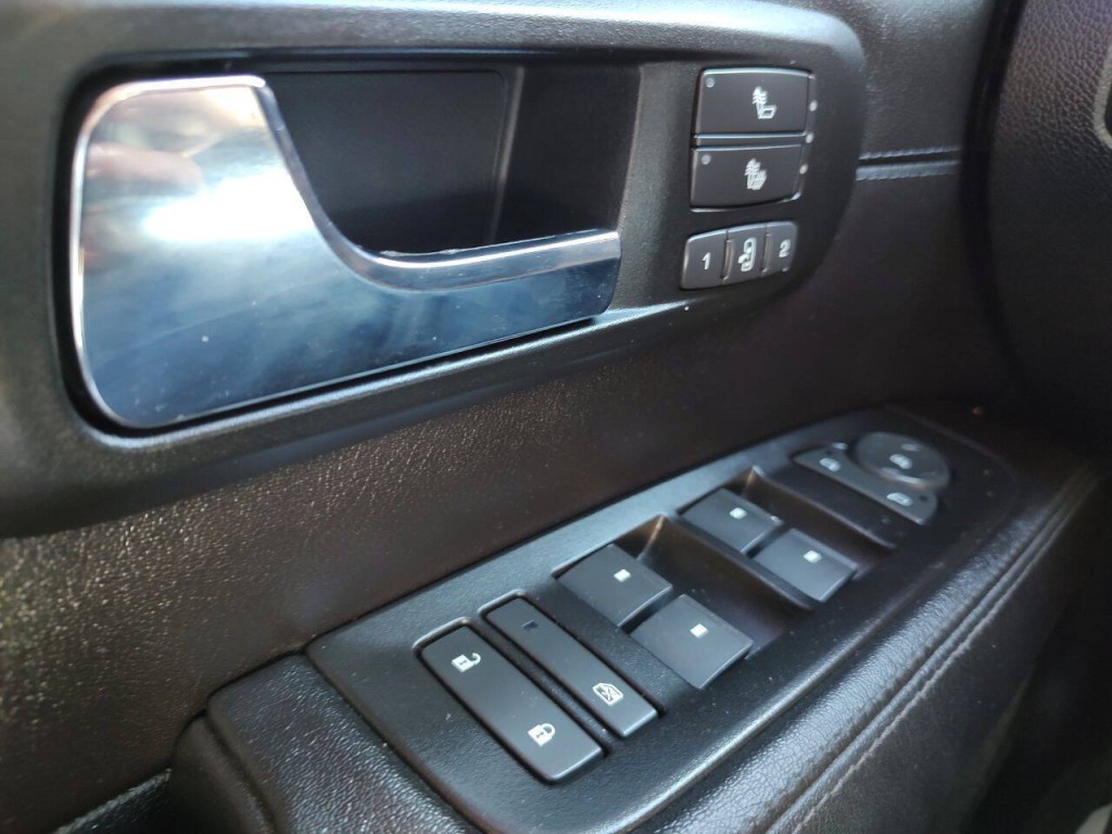 2008 Cadillac SRX Image 30