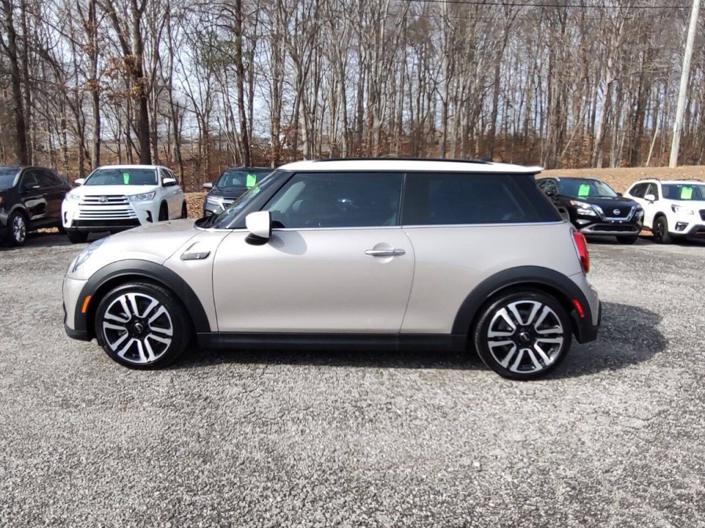 2024 MINI Cooper Image 9
