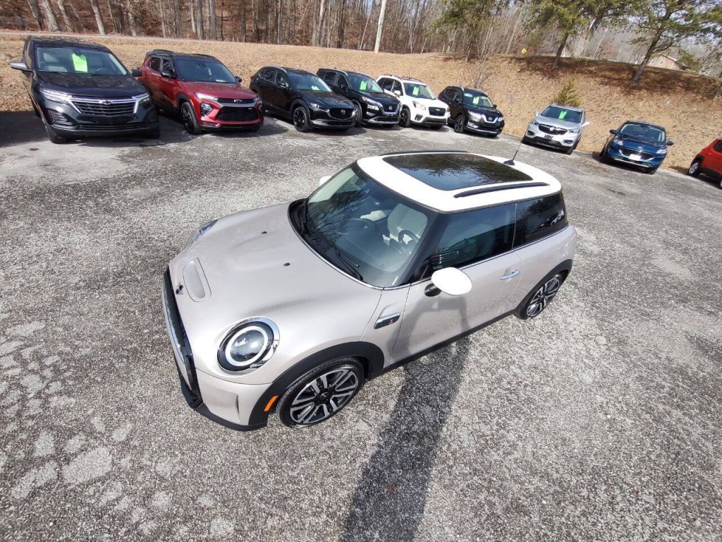 2024 MINI Cooper Image 12