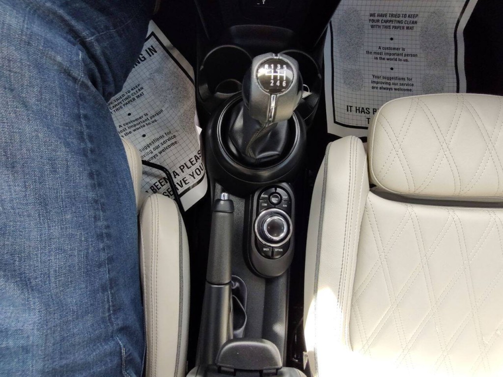 2024 MINI Cooper Image 19