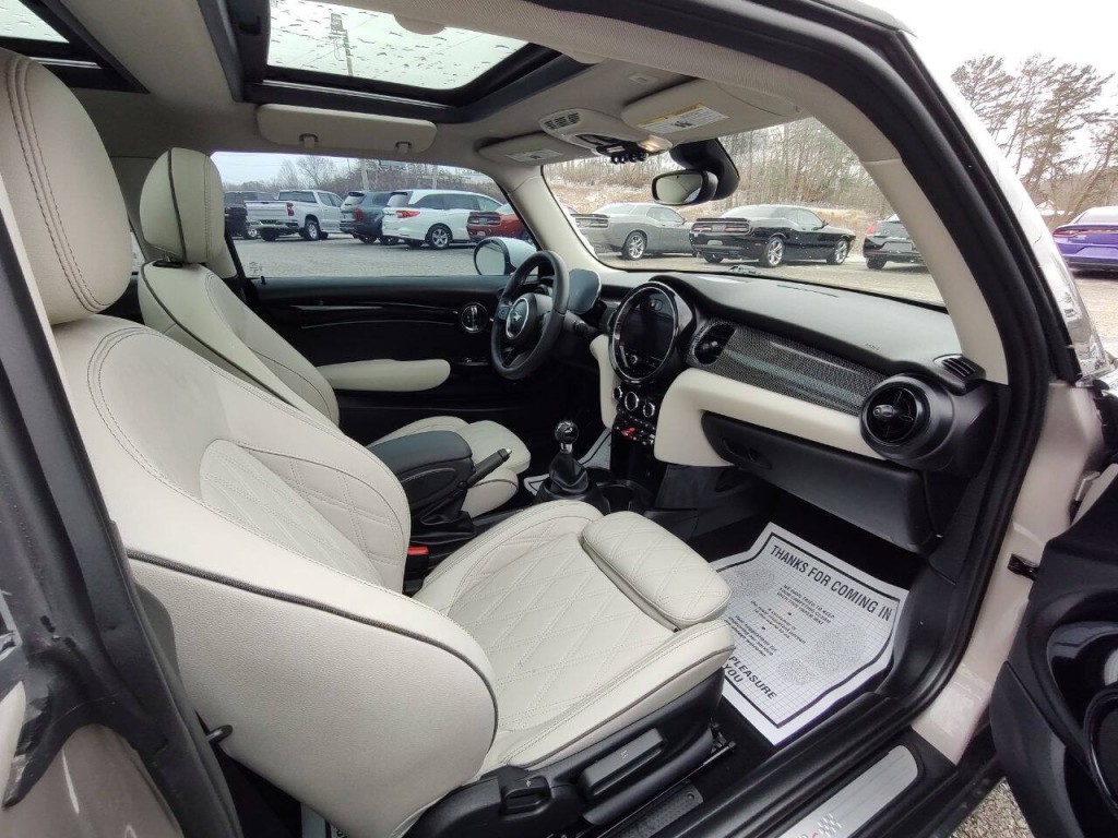 2024 MINI Cooper Image 27