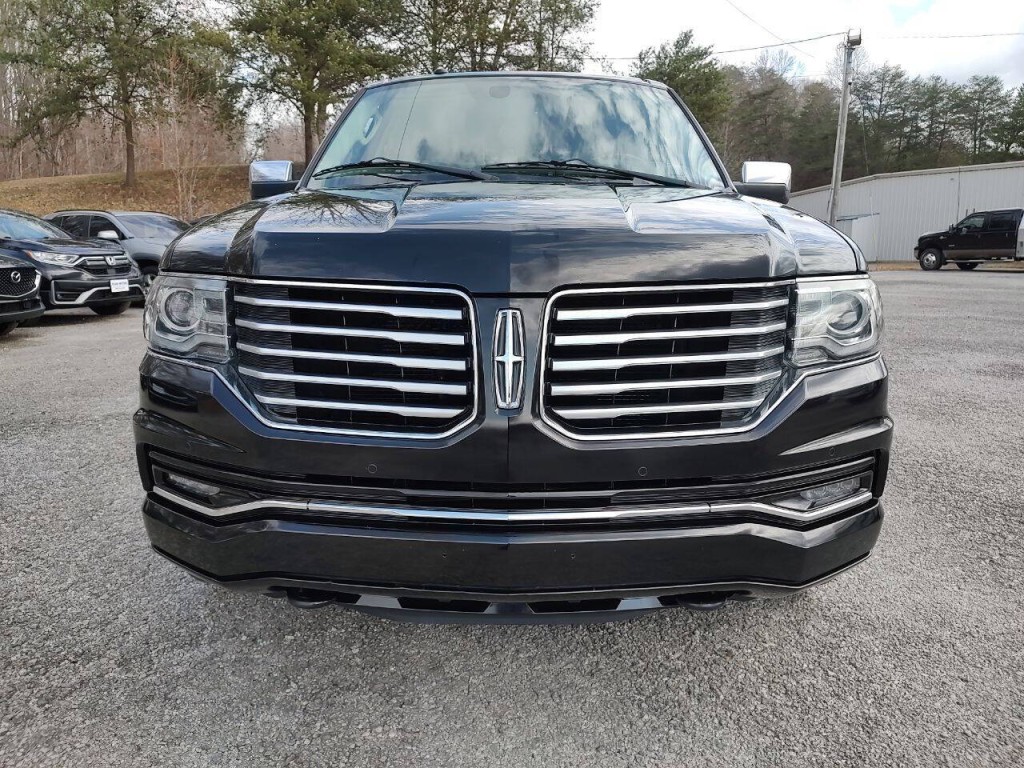 2017 Lincoln Navigator Image 3