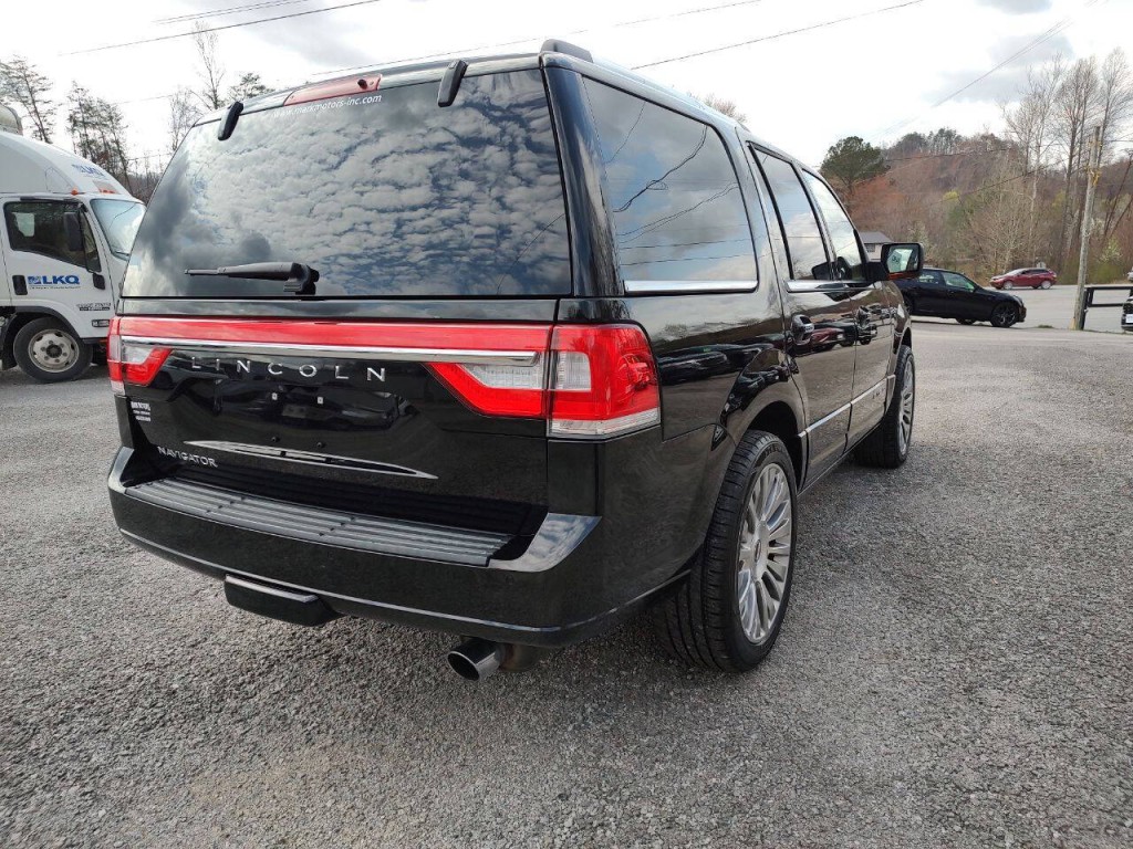 2017 Lincoln Navigator Image 7