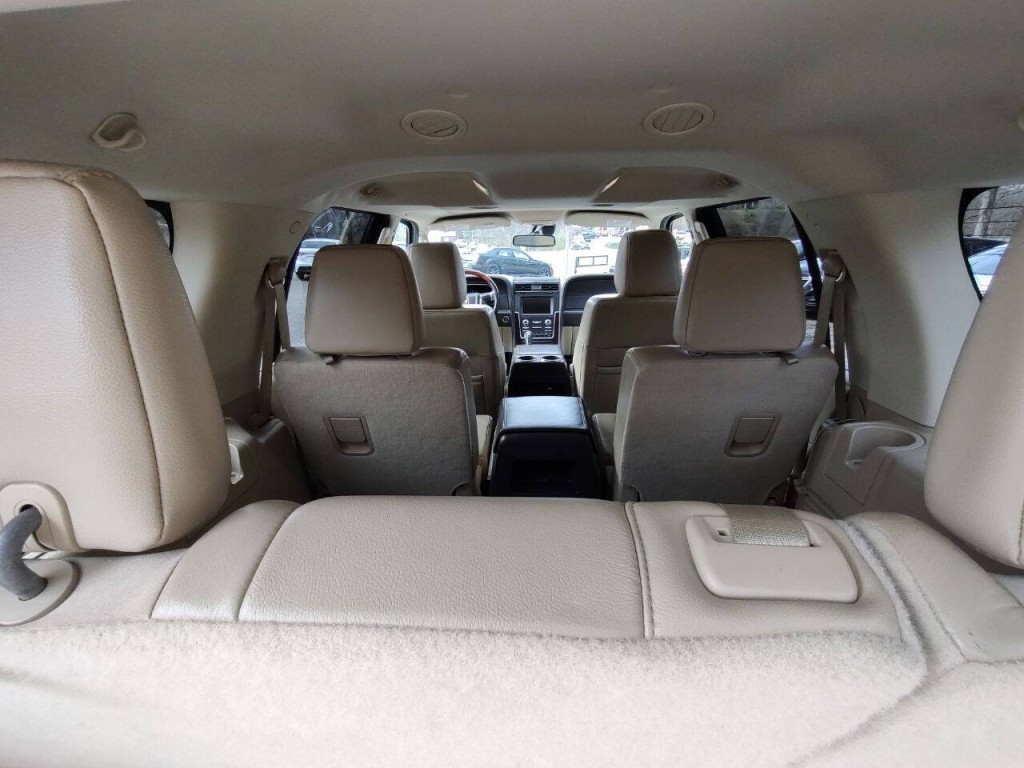 2017 Lincoln Navigator Image 27