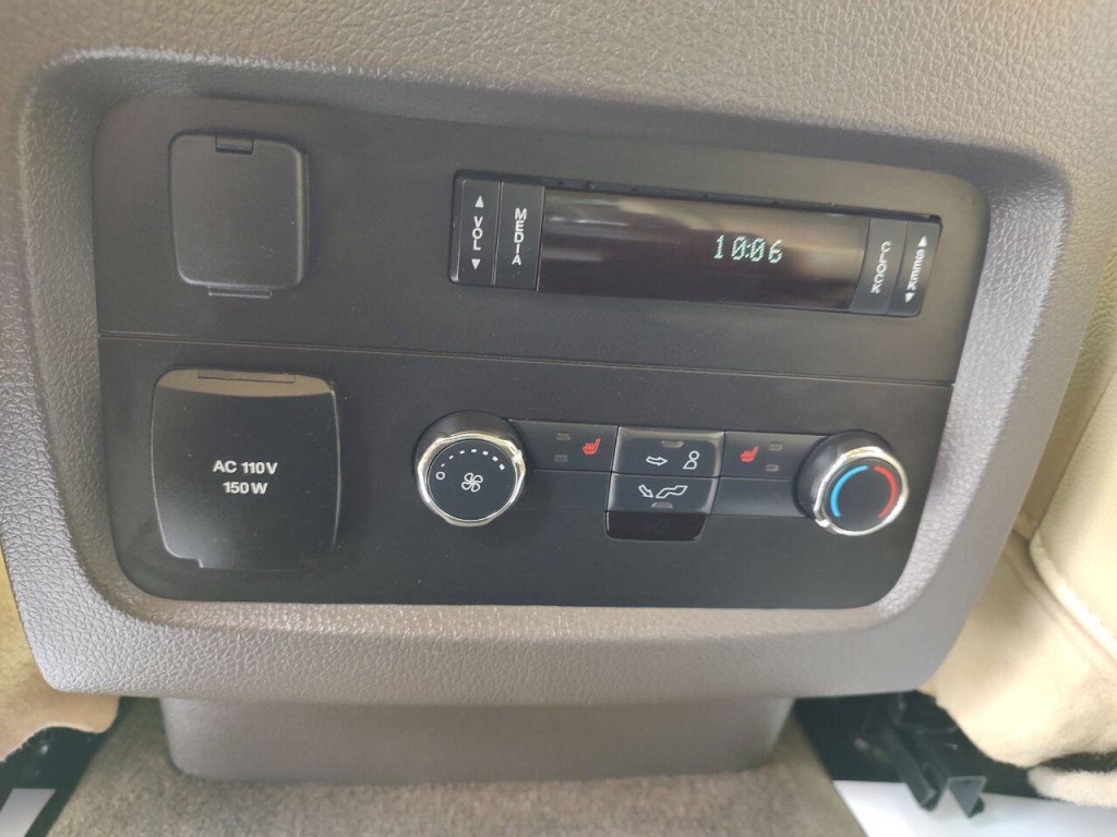 2017 Lincoln Navigator Image 31