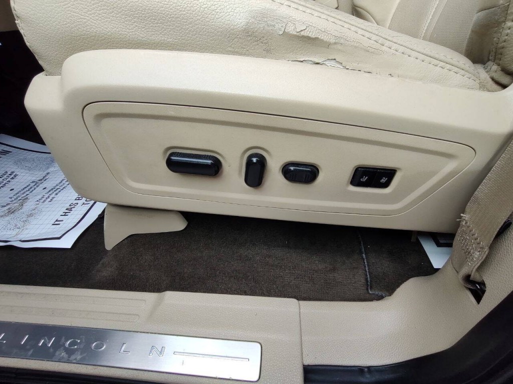 2017 Lincoln Navigator Image 33