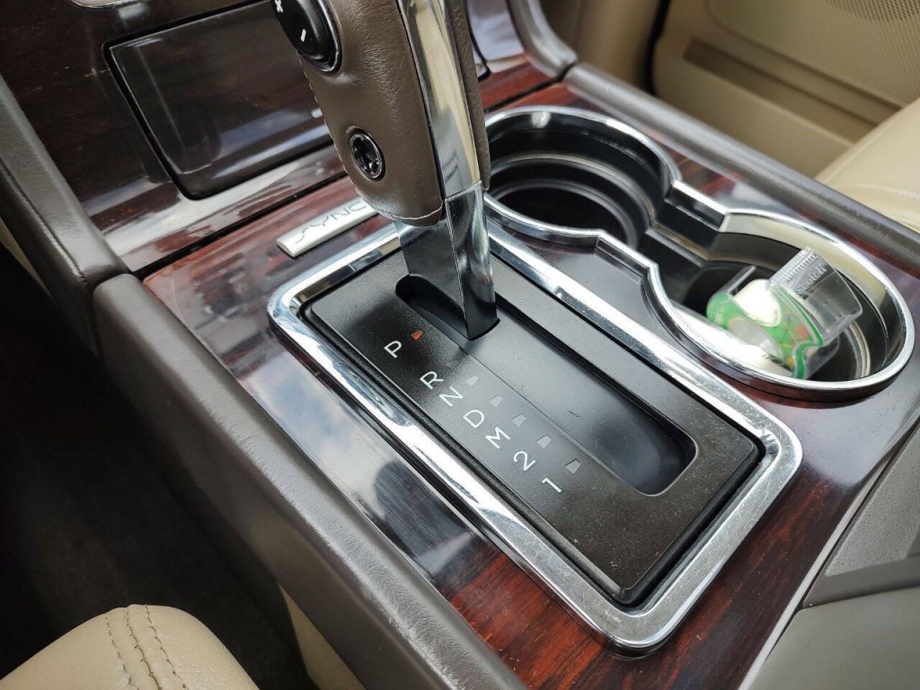 2017 Lincoln Navigator Image 45