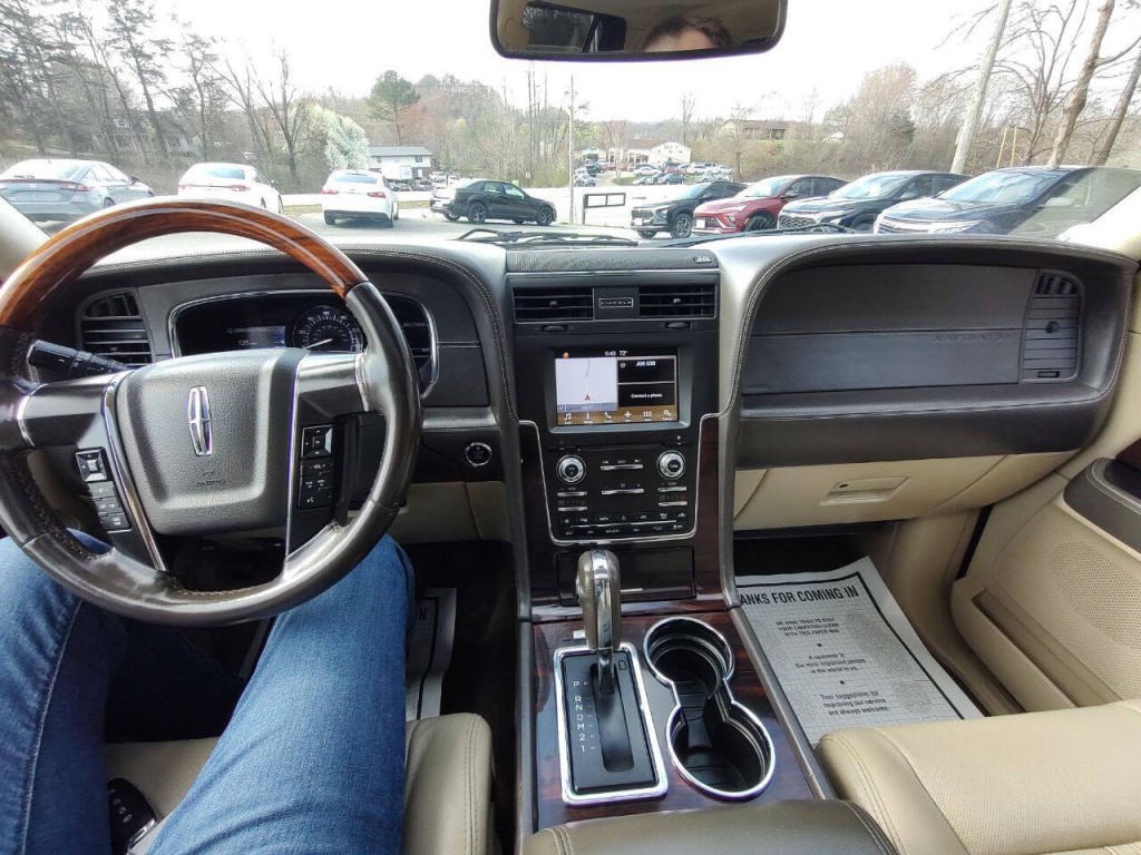 2017 Lincoln Navigator Image 58