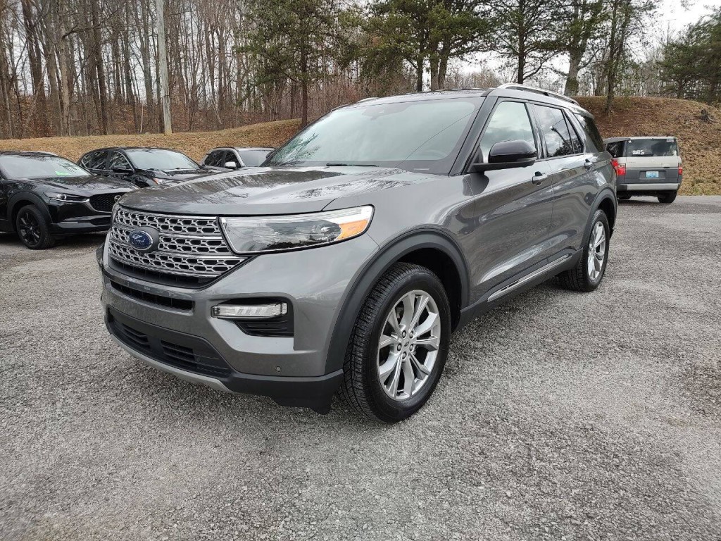 2021 Ford Explorer Image 2