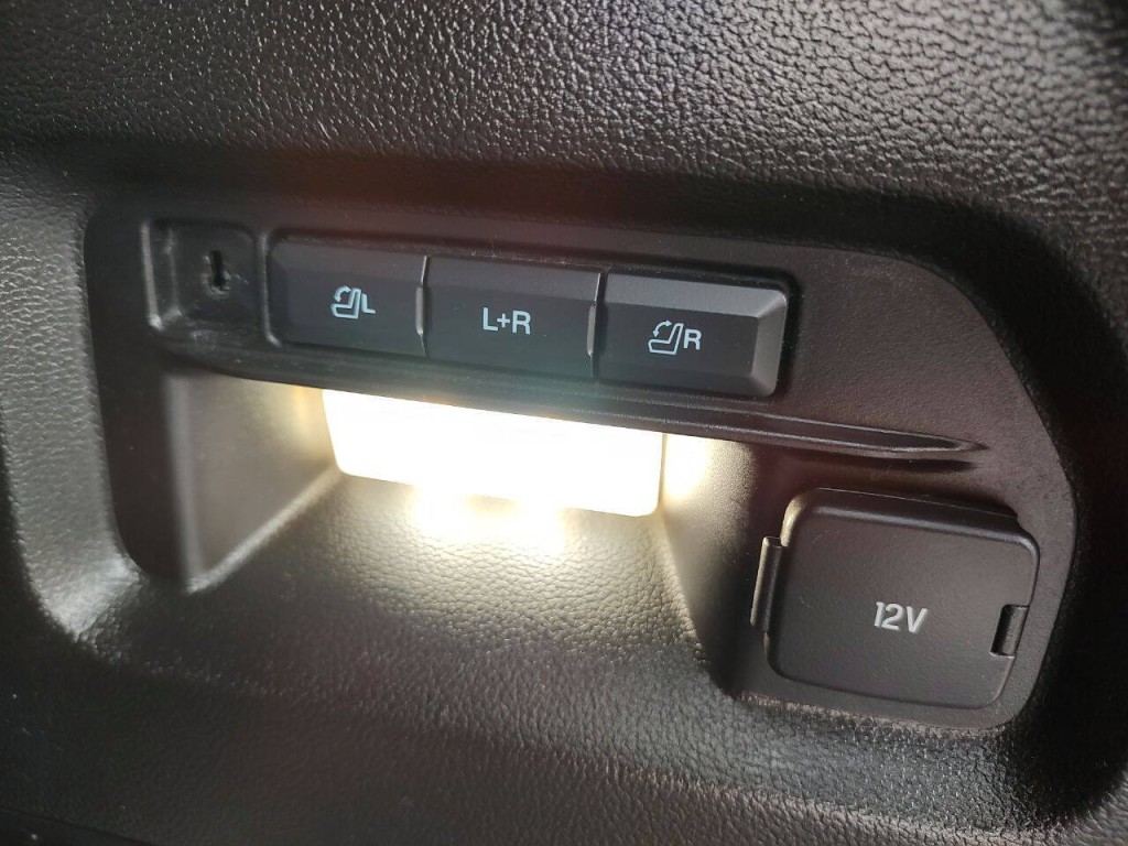 2021 Ford Explorer Image 25