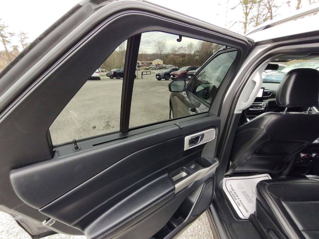 2021 Ford Explorer Image 33