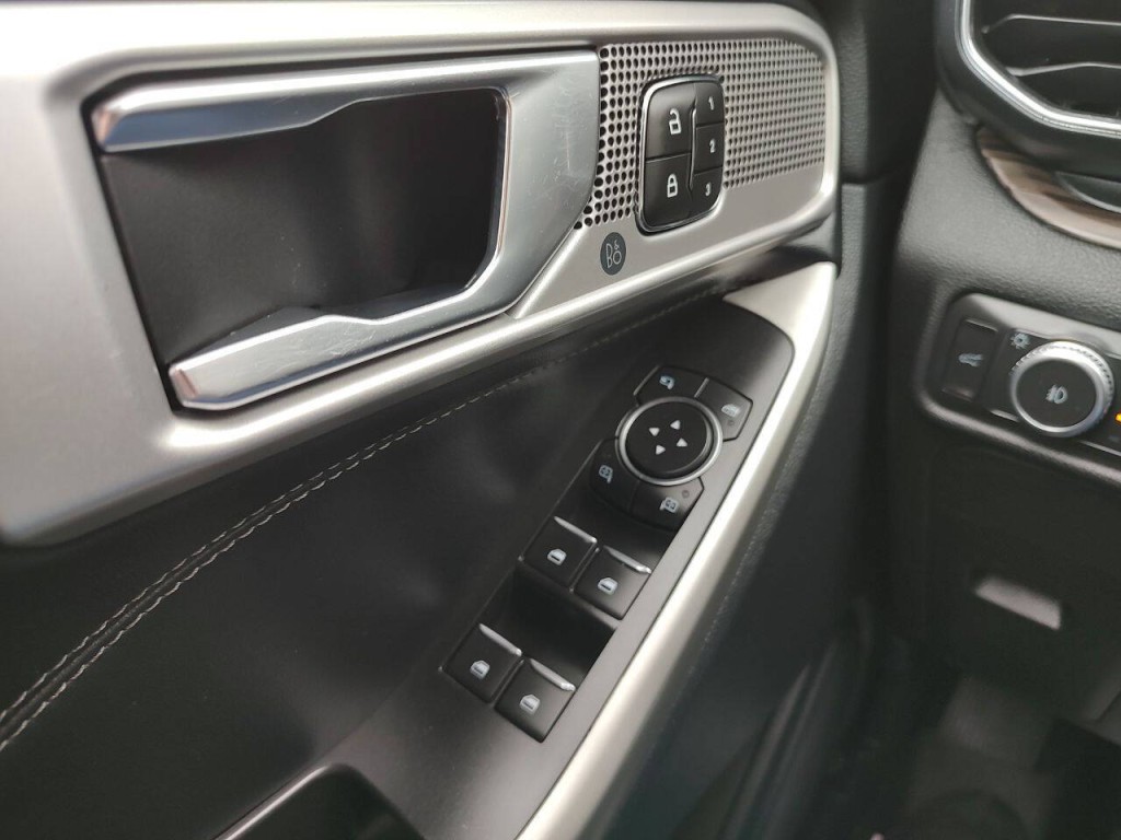 2021 Ford Explorer Image 47