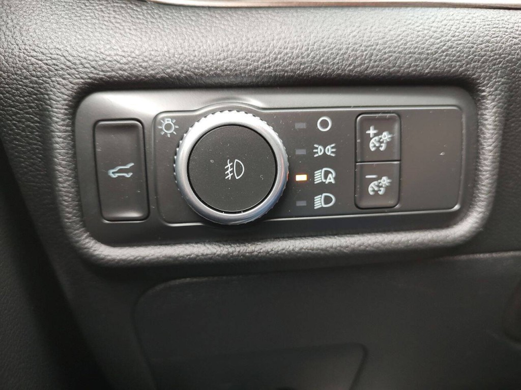 2021 Ford Explorer Image 48