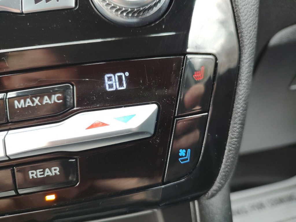 2021 Ford Explorer Image 60