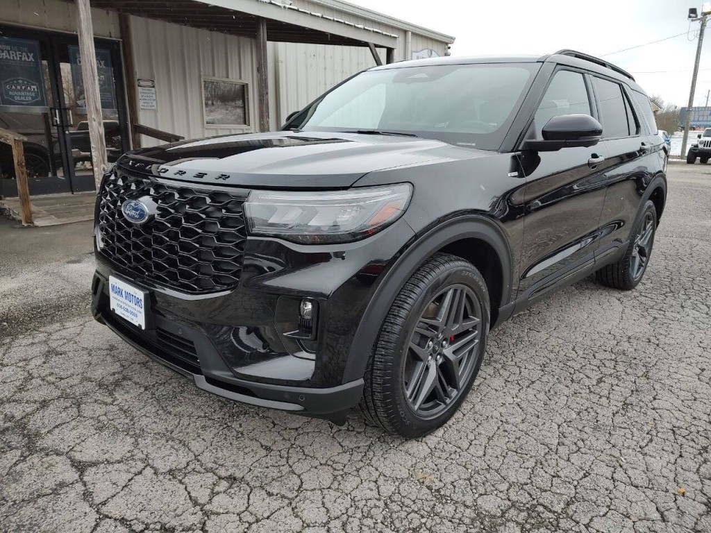 2025 Ford Explorer Image 3