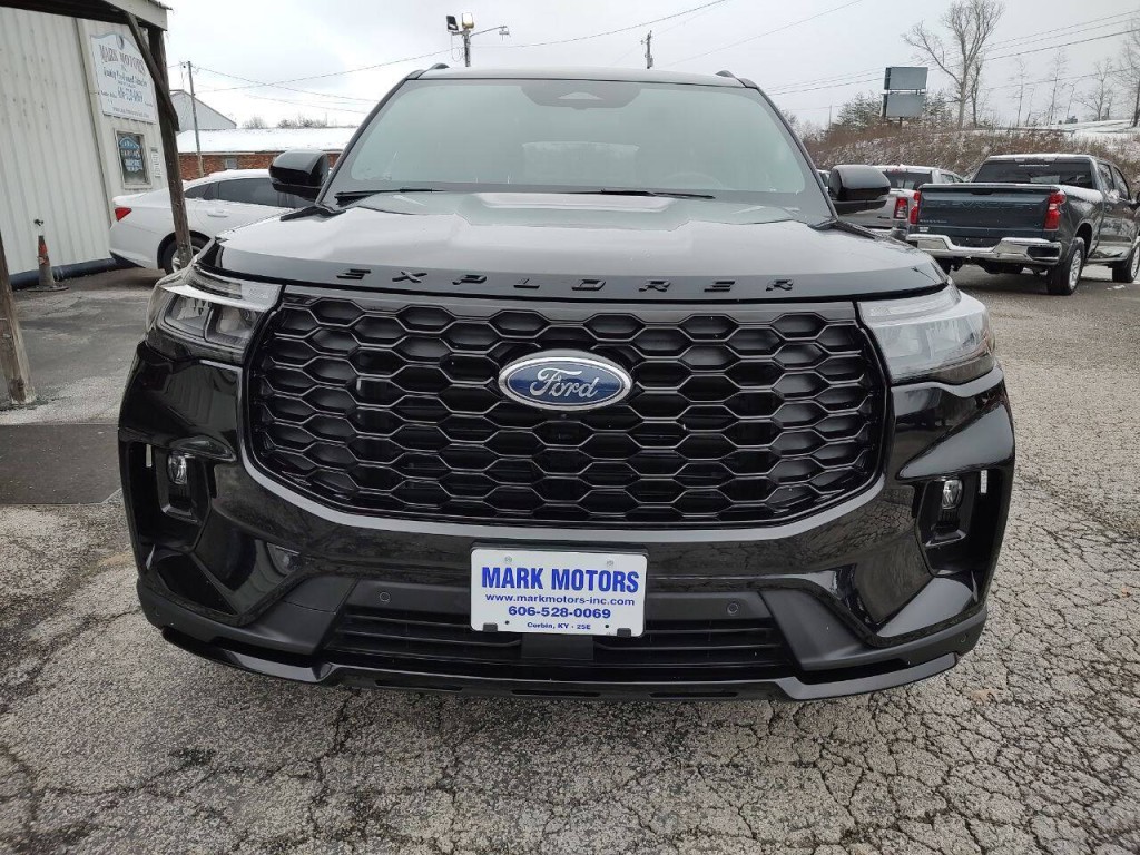 2025 Ford Explorer Image 4