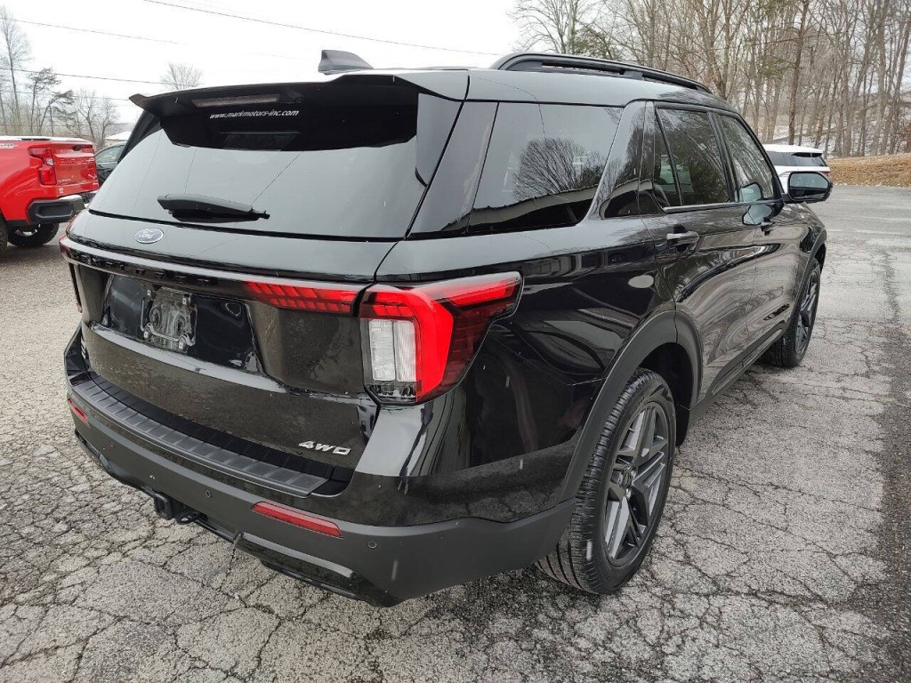 2025 Ford Explorer Image 7